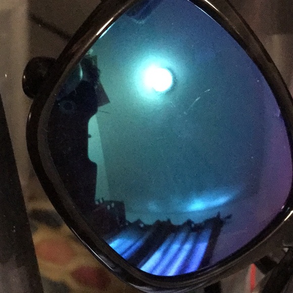 Bobby Brown the Harley sunglasses - Picture 5 of 5